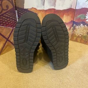 Sketchers Women’s Leather  black boots-Sz 9